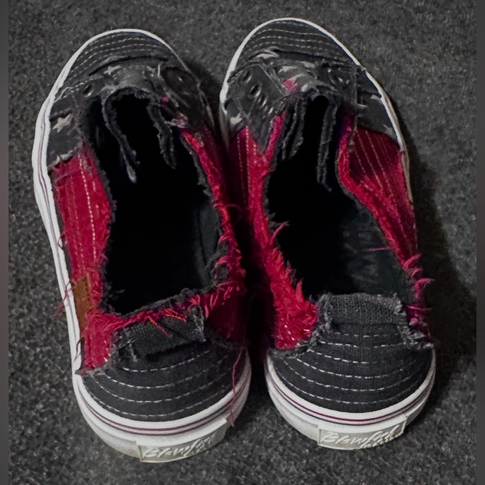S1087 Blowfish Star Pattern Slip-On Sneakers, Sz 9 - Picture 2 of 7